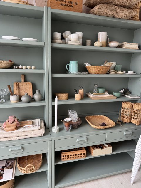 St�vet gr�-gr�nne reoler, pris for begge 2